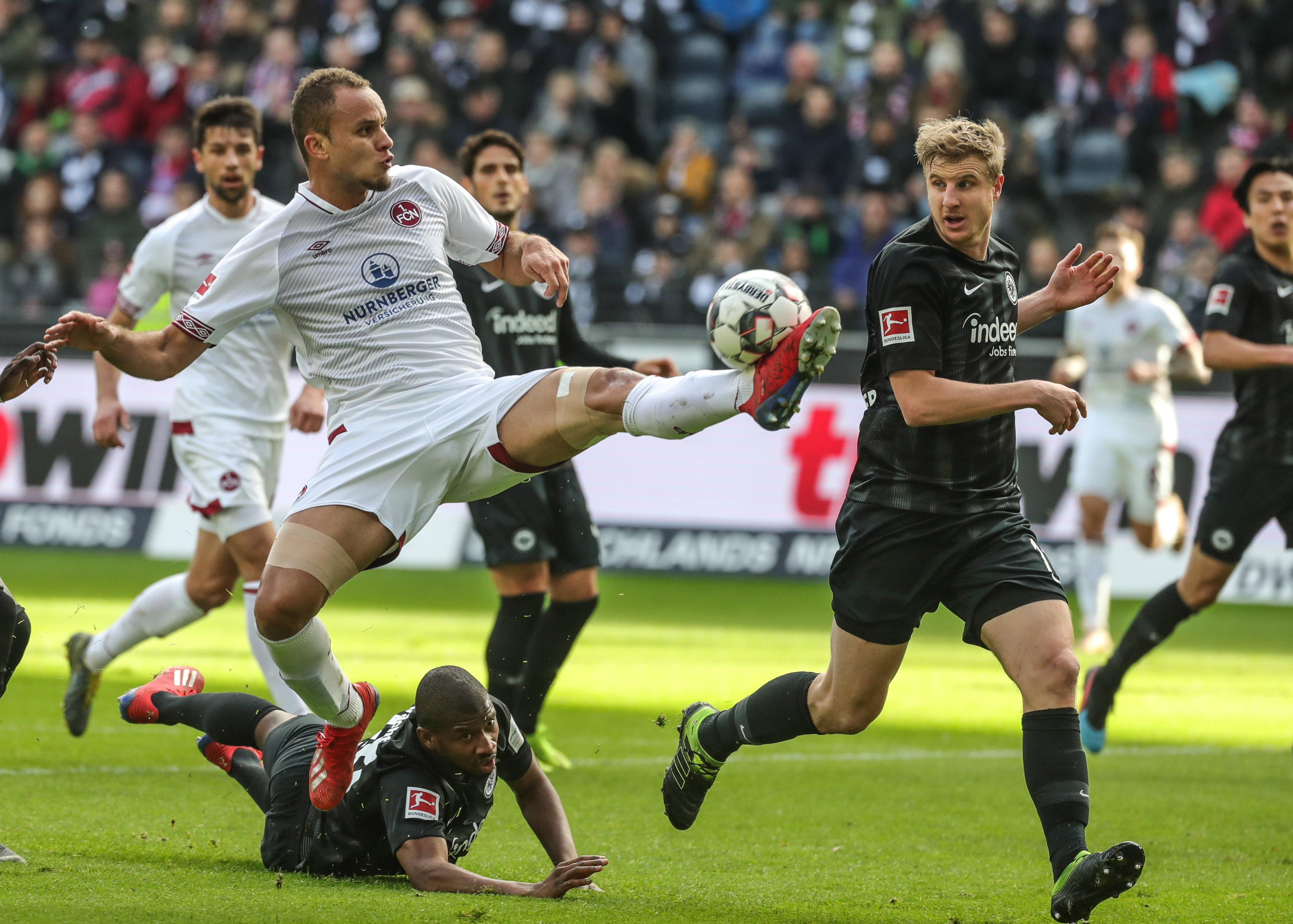 他用一场场 他用一场场